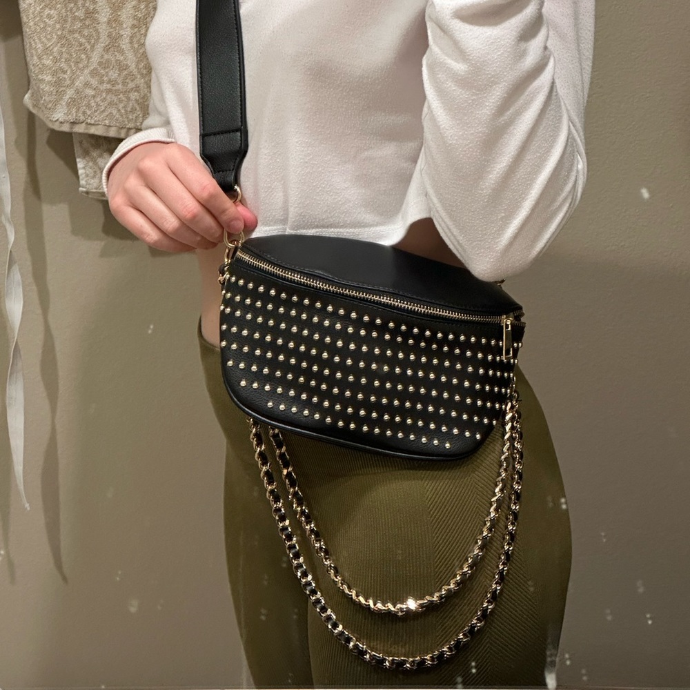 BRAND: Forever 21 Black Punk Trendy crossbody